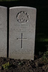 Lijssenthoek Military Cemetery - Mills, Andrew