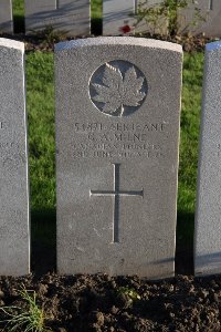 Lijssenthoek Military Cemetery - Milne, George Alexander
