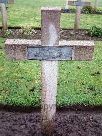 Lijssenthoek Military Cemetery - Mineau, Aime
