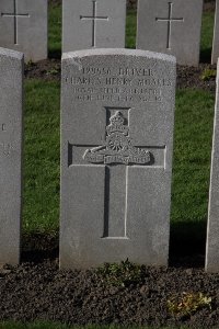Lijssenthoek Military Cemetery - Moakes, Charles Henry