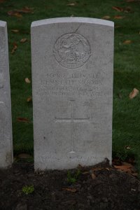 Lijssenthoek Military Cemetery - Moody, Kenneth