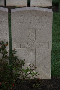 Lijssenthoek Military Cemetery - Mooney, M