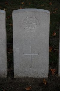 Lijssenthoek Military Cemetery - Moorby, E