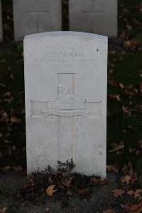 Lijssenthoek Military Cemetery - Moore, F G