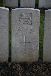 Lijssenthoek Military Cemetery - Moore, Howard Egerton