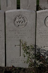 Lijssenthoek Military Cemetery - Moore, J