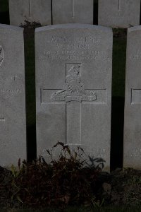 Lijssenthoek Military Cemetery - Moore, W