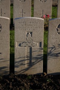 Lijssenthoek Military Cemetery - Morris, J T