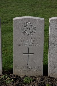 Lijssenthoek Military Cemetery - Morris, J A