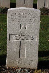 Lijssenthoek Military Cemetery - Morton, William Cattell