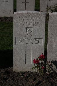 Lijssenthoek Military Cemetery - Mosley, H