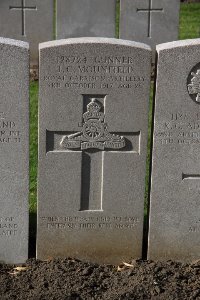 Lijssenthoek Military Cemetery - Mounfield, John Courter