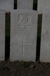 Lijssenthoek Military Cemetery - Moxham, Bertram William James