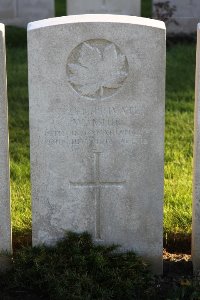 Lijssenthoek Military Cemetery - Muir, W