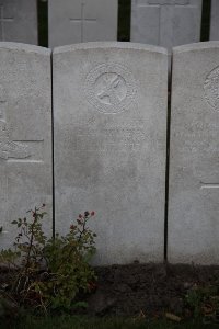 Lijssenthoek Military Cemetery - Mullens, Ernest Howard