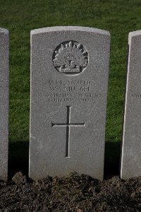 Lijssenthoek Military Cemetery - Mutch, William Sutherland