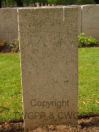 Lijssenthoek Military Cemetery - Muzik, Emil