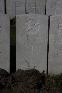 Lijssenthoek Military Cemetery - Myatt, F F