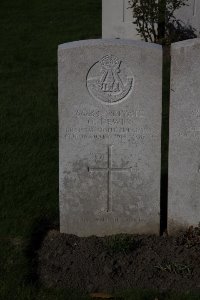 Lijssenthoek Military Cemetery - Newby, Osborne