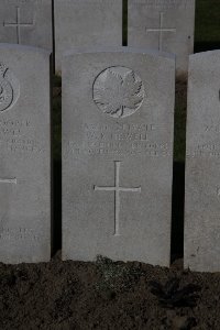 Lijssenthoek Military Cemetery - Newell, William Robert