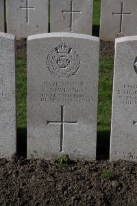 Lijssenthoek Military Cemetery - Newlands, R