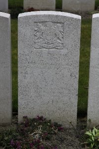 Lijssenthoek Military Cemetery - Newton, Thomas James