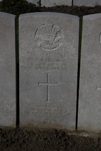 Lijssenthoek Military Cemetery - Nicholas, R