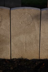 Lijssenthoek Military Cemetery - Nicoll, James
