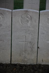 Lijssenthoek Military Cemetery - Nish, R
