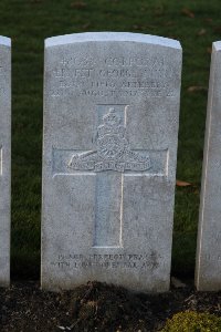 Lijssenthoek Military Cemetery - Nunn, Ernest George