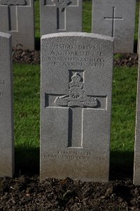 Lijssenthoek Military Cemetery - Oakshette, Arthur Geoffrey