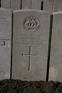 Lijssenthoek Military Cemetery - Oliver, A V