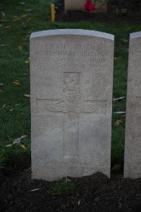 Lijssenthoek Military Cemetery - Oughtibridge, W H