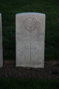 Lijssenthoek Military Cemetery - Paddle, John