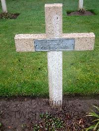 Lijssenthoek Military Cemetery - Page, Albert