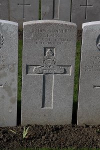 Lijssenthoek Military Cemetery - Park, Matthew