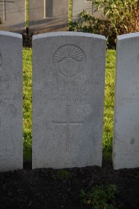 Lijssenthoek Military Cemetery - Parker, J F