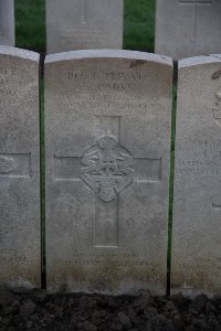 Lijssenthoek Military Cemetery - Parks, T