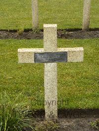 Lijssenthoek Military Cemetery - Parny, Pierre