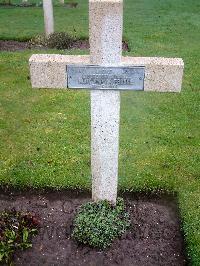 Lijssenthoek Military Cemetery - Party, Leon Or Lucien