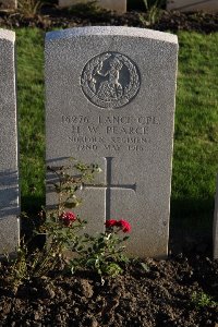Lijssenthoek Military Cemetery - Pearce, H W