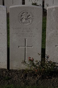 Lijssenthoek Military Cemetery - Pearce, J