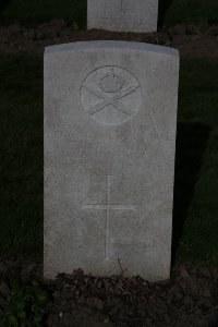 Lijssenthoek Military Cemetery - Peatfield, Stanley James