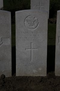 Lijssenthoek Military Cemetery - Peek, G W R