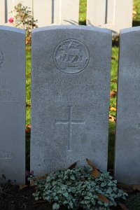 Lijssenthoek Military Cemetery - Percival, Leonard Watson