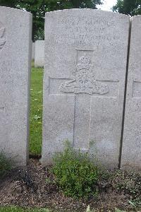 Lijssenthoek Military Cemetery - Perrins, J