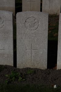 Lijssenthoek Military Cemetery - Perry, E F