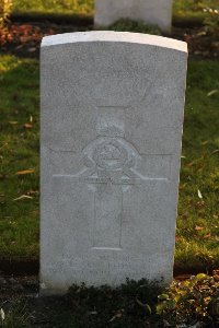 Lijssenthoek Military Cemetery - Perry, J W