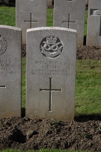 Lijssenthoek Military Cemetery - Perry, Levi