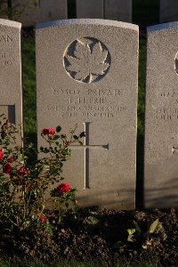 Lijssenthoek Military Cemetery - Petrie, T